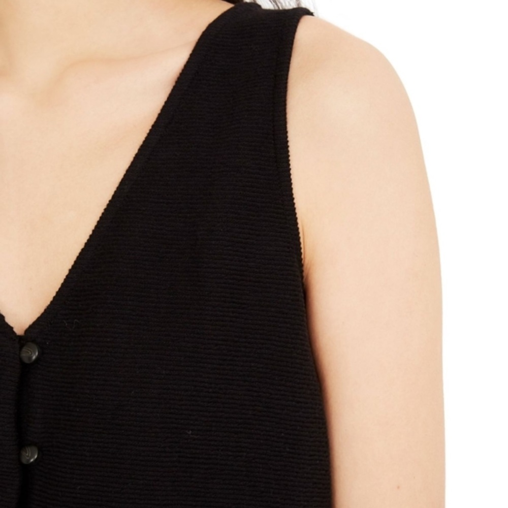 Texture & Thread | Button-Front Tie Tank Top - Picture 4 of 9